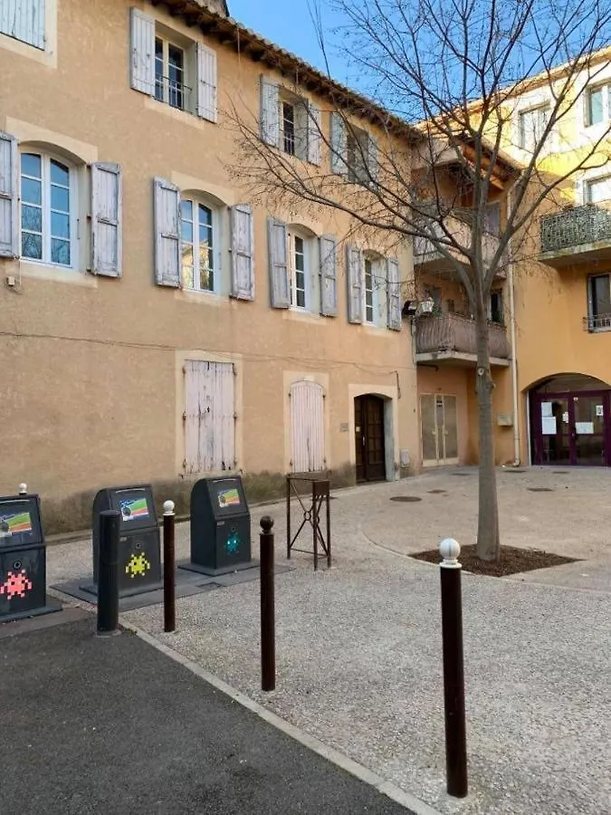 Studio Cosy Dans Le Centre-Ville Historique L'Isle-sur-la-Sorgue