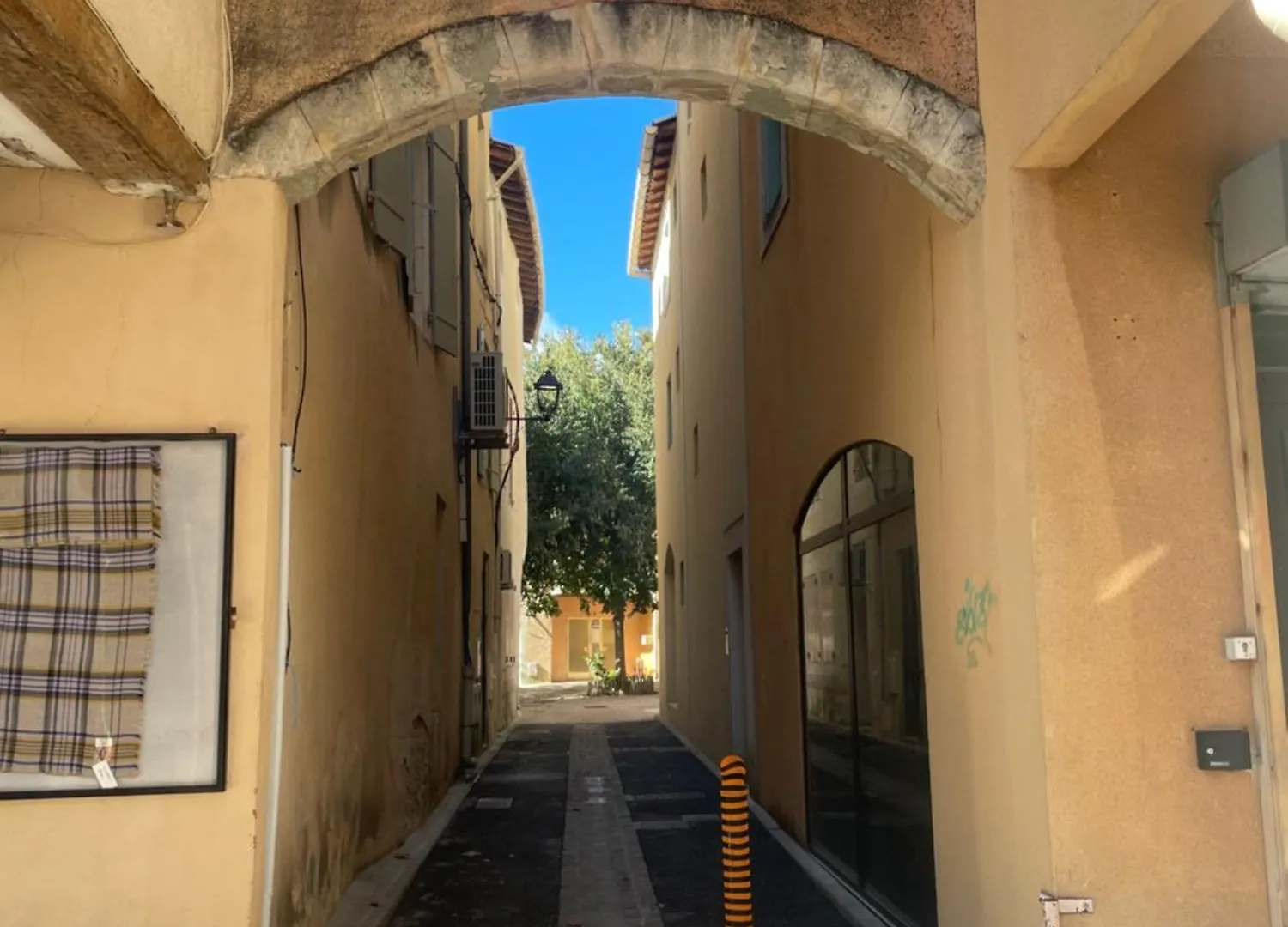 Apartment Studio Cosy Dans Le Centre-Ville Historique L'Isle-sur-la-Sorgue